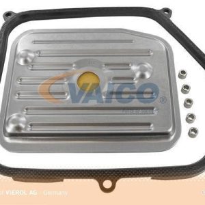 VAICO V10 0384 Kit de filtres hyrauliques, transmission automatique avec joint d’étanchéite EXPERT KITS + VOLKSWAGEN: Golf 4, Passat B5 GP Break 4046001304057